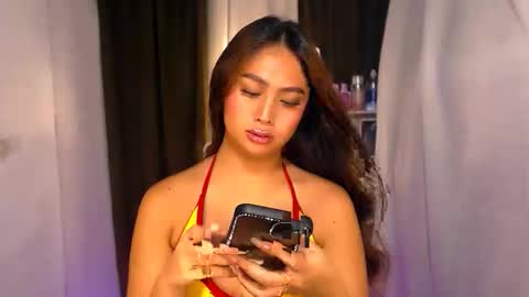 Snapshot of elliecummers chatting on 25, 4, 2026 ellie online show from 25, 4, 2026