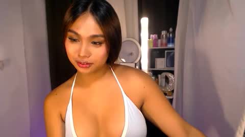 Snapshot of elliecummers chatting on 8, 5, 2026 ellie online show from 8, 5, 2026