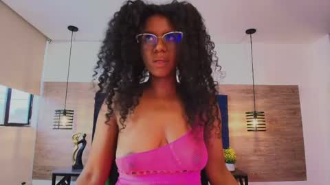 Snapshot of elliee_alves chatting on 10, 4, 2026 elliee_alves online show from 10, 4, 2026