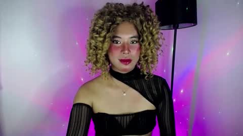 Snapshot of ellieofsex chatting on 30, 12, 2024 KARINA online show from 30, 12, 2024