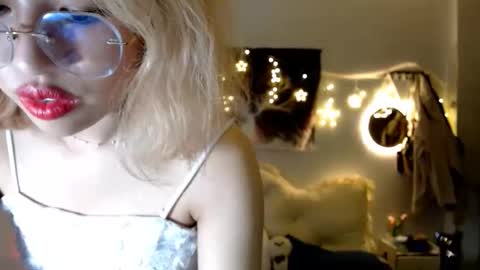 ellieyun online show from 25, 9, 2025