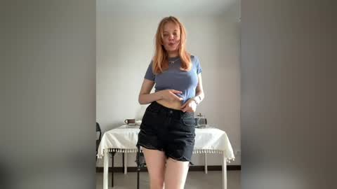 Snapshot of elliora chatting on 22, 7, 2026 Elly online show from 22, 7, 2026