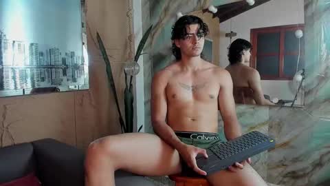 Snapshot of elliot_colton chatting on 29, 11, 2025 Elloit Colton online show from 29, 11, 2025