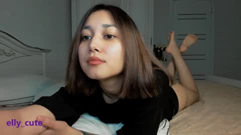 Elly Cute  online show from 26, 1, 2025