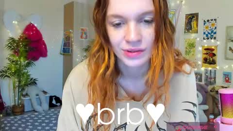 Snapshot of elly_milas chatting on 19, 4, 2026 Elly Fansly online show from 19, 4, 2026