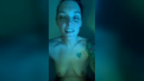 Snapshot of ellybelle0612 chatting on 20, 5, 2026 Elly Belle online show from 20, 5, 2026