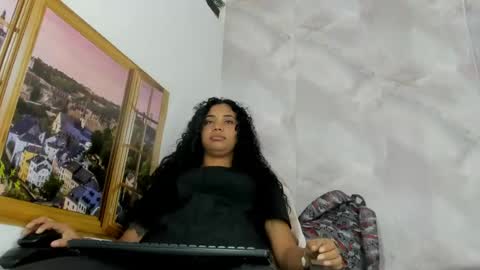 Snapshot of ellybloom chatting on 22, 6, 2026 ellybloom online show from 22, 6, 2026