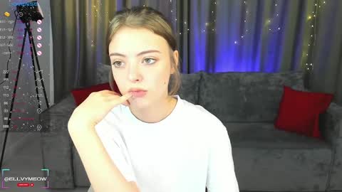 Snapshot of ellyford chatting on 5, 1, 2025 Elly online show from 5, 1, 2025