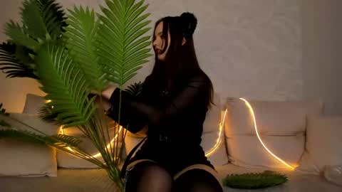 ellymoneyz online show from 30, 4, 2026