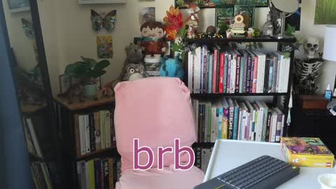 Elly Naomi online show from 28, 9, 2025