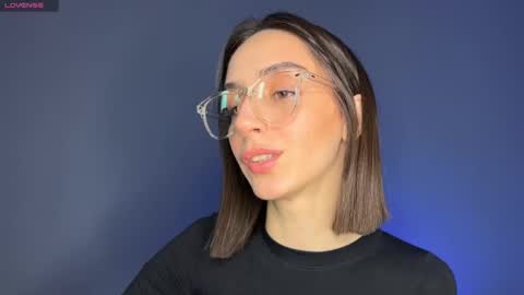 Im online Fri Sun Mon Tue Thu Fri Sat3 from 1000 online show from 26, 2, 2025