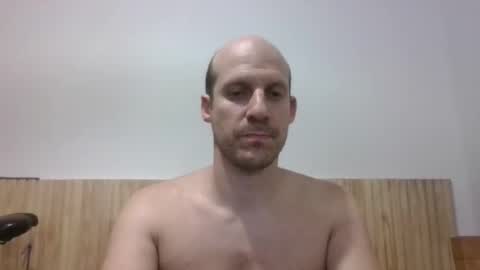 Snapshot of elmatirestrepo chatting on 8, 3, 2026 Mati Restrepo online show from 8, 3, 2026