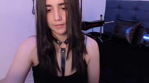 elowen_halley1 online show from 21, 10, 2025