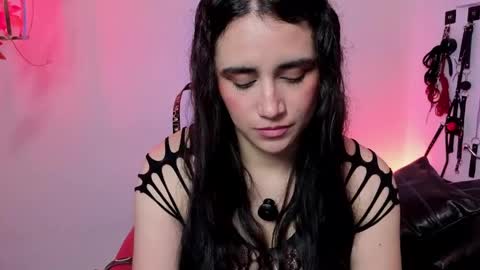elowen_halley1 online show from 19, 3, 2026
