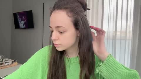 Snapshot of elowynx chatting on 8, 4, 2026 Milana online show from 8, 4, 2026