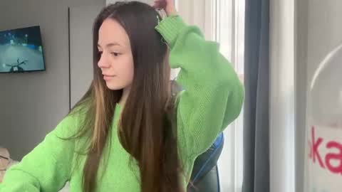 Snapshot of elowynx chatting on 21, 4, 2026 Milana online show from 21, 4, 2026