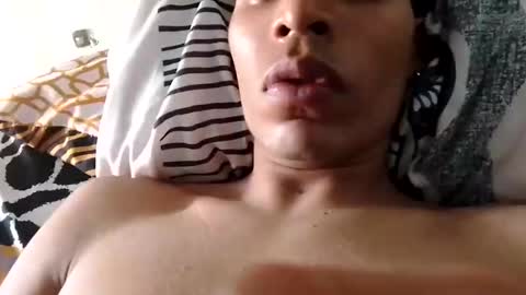 Snapshot of elreyto chatting on 1, 1, 2025 elreyto online show from 1, 1, 2025