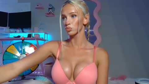 elsa_may online show from 14, 4, 2026