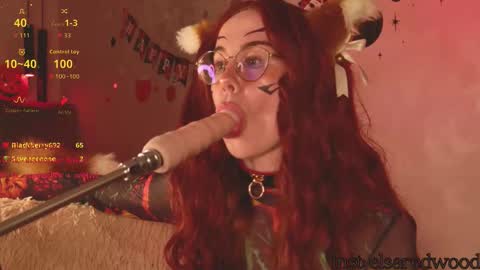 ElsaRedwood online show from 31, 10, 2025