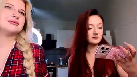 Snapshot of elvenmilk chatting on 25, 6, 2026 Ciri online show from 25, 6, 2026