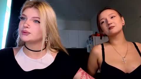 Snapshot of elvenmilk chatting on 15, 7, 2026 Ciri online show from 15, 7, 2026