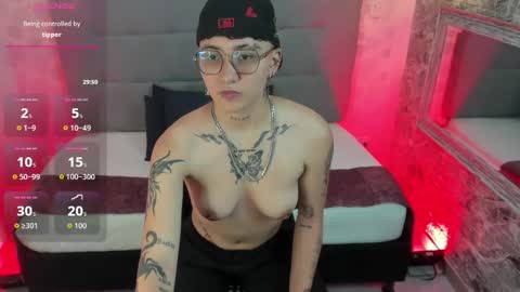 emahills__axelrose online show from 17, 10, 2025