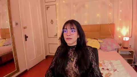 Snapshot of emalittle chatting on 7, 7, 2026 Emma online show from 7, 7, 2026