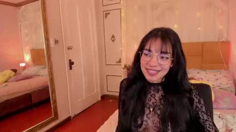Snapshot of emalittle chatting on 7, 7, 2026 Emma online show from 7, 7, 2026