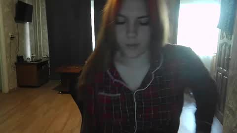 Snapshot of ember__fox chatting on 30, 6, 2026 ember__fox online show from 30, 6, 2026