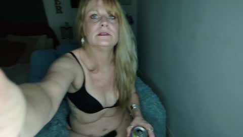 Snapshot of emberpheonixxx chatting on 2, 12, 2024 Ember Pheonixxx online show from 2, 12, 2024
