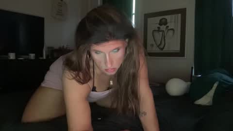Snapshot of emberrrose87 chatting on 24, 4, 2026 emberrrose87 online show from 24, 4, 2026