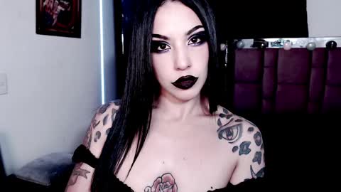 Snapshot of emearld_black chatting on 28, 1, 2025 Emerald Black online show from 28, 1, 2025