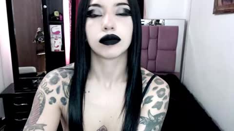 Snapshot of emearld_black chatting on 28, 1, 2025 Emerald Black online show from 28, 1, 2025