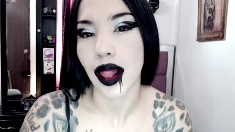 Snapshot of emearld_black chatting on 24, 2, 2025 Emerald Black online show from 24, 2, 2025