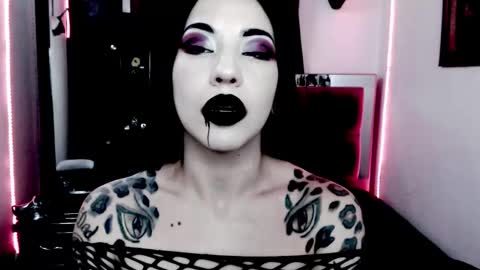 Snapshot of emearld_black chatting on 10, 11, 2025 Emerald Black online show from 10, 11, 2025