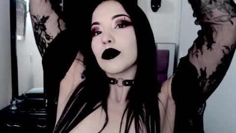 Snapshot of emearld_black chatting on 22, 12, 2025 Emerald Black online show from 22, 12, 2025