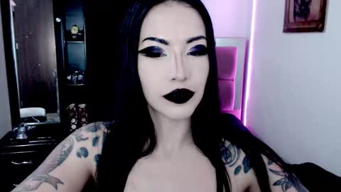 Snapshot of emearld_black chatting on 7, 1, 2026 Emerald Black online show from 7, 1, 2026