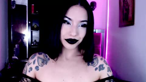 Emerald Black online show from 16, 4, 2026