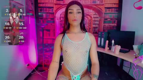 Snapshot of emeli_roushot chatting on 27, 4, 2026 Emeli online show from 27, 4, 2026