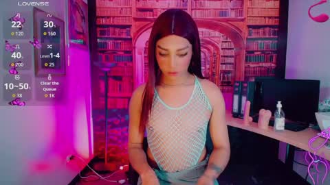 Snapshot of emeli_roushot chatting on 29, 4, 2026 Emeli online show from 29, 4, 2026
