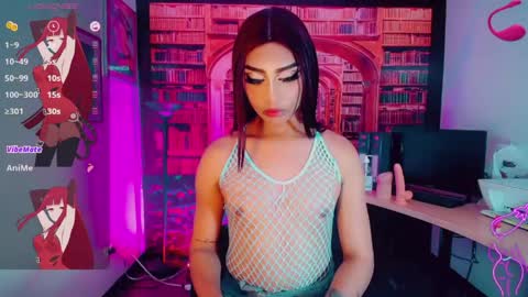 Snapshot of emeli_roushot chatting on 8, 5, 2026 Emeli online show from 8, 5, 2026
