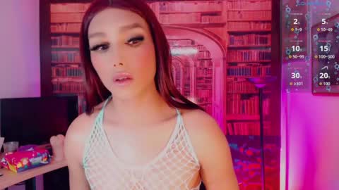 Snapshot of emeli_roushot chatting on 15, 5, 2026 Emeli online show from 15, 5, 2026