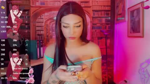 Snapshot of emeli_roushot chatting on 26, 5, 2026 Emeli online show from 26, 5, 2026