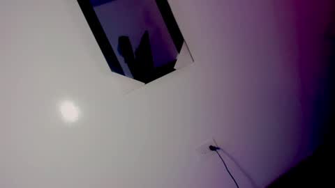 Snapshot of emeli_roushot chatting on 2, 6, 2026 Emeli online show from 2, 6, 2026