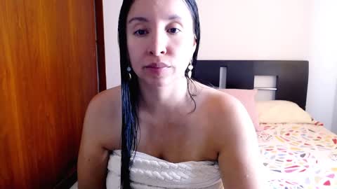 Snapshot of emely_sexx chatting on 16, 12, 2024 emely_sexx online show from 16, 12, 2024