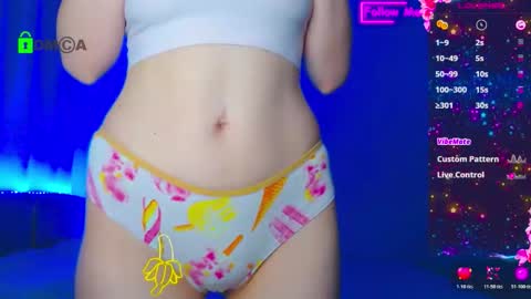 Snapshot of emelycrystal chatting on 11, 11, 2025 Emely online show from 11, 11, 2025