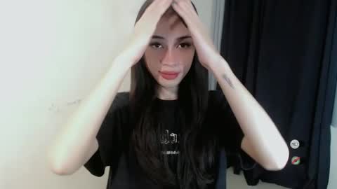 Snapshot of emelyn_fuckdoll chatting on 26, 1, 2025 Scarlett online show from 26, 1, 2025