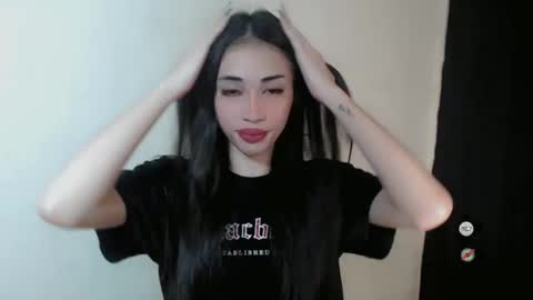 Snapshot of emelyn_fuckdoll chatting on 28, 1, 2025 Scarlett online show from 28, 1, 2025