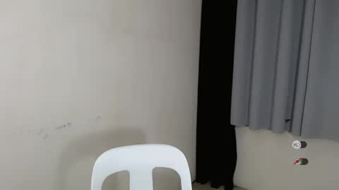 Snapshot of emelyn_fuckdoll chatting on 12, 2, 2025 Scarlett online show from 12, 2, 2025