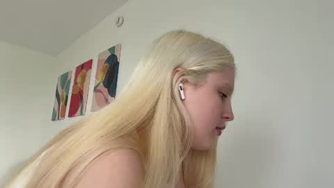 Snapshot of emeraldcotton chatting on 29, 6, 2026 Gily online show from 29, 6, 2026